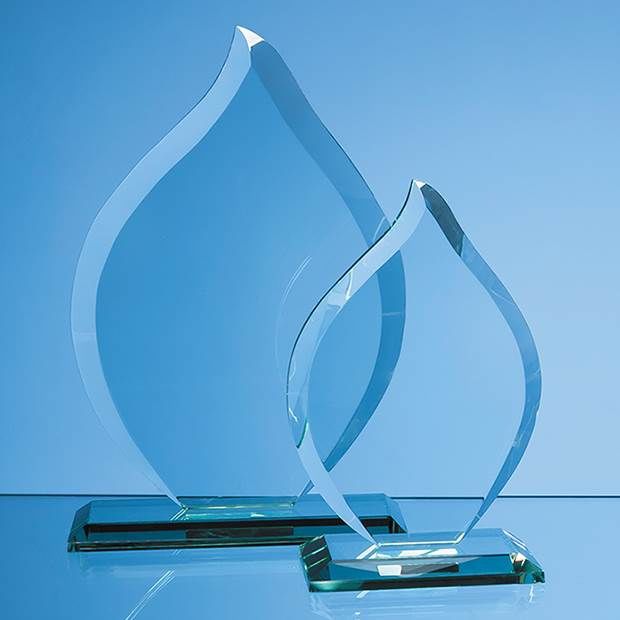 VGJ67212 - 22.5cm x 15.5cm x 12mm Jade Glass Flame Award