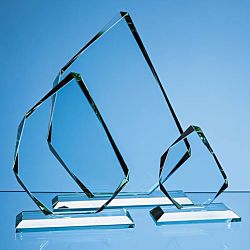 R68 - 18.5cm x 15.5cm x 15mm Jade Glass Facetted Ice Peak Award