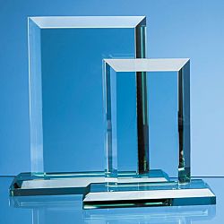 VGJ1172 - 20cm x 15cm x 19mm Jade Glass Mitred Rectangle Award