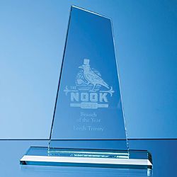 VGJ127112 - 20cm x 11cm x 12mm Jade Glass Mountain Award