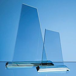 VGJ127212 - 25cm x 15cm x 12mm Jade Glass Mountain Award